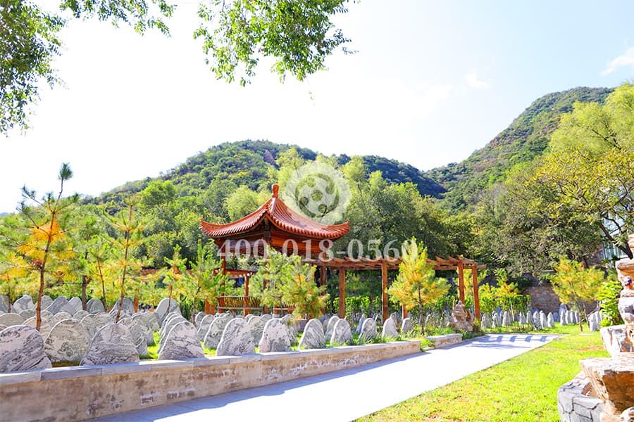 怀思堂室外生态葬