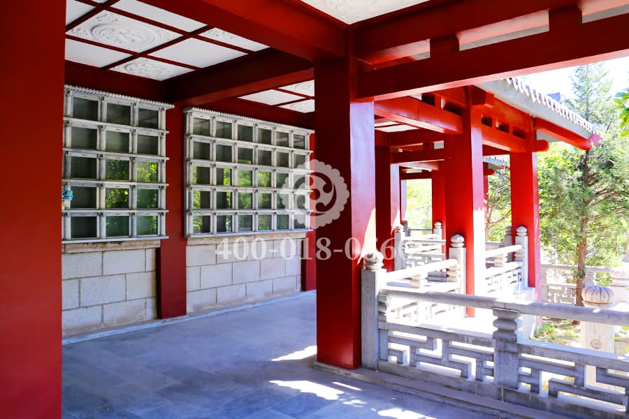 怀思堂室外壁葬景观