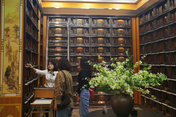 探秘人文匠心陵园，深耕服务提质增效｜天顺祥团队赴长城华人怀思堂交流研学