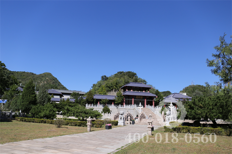 怀思堂墓地