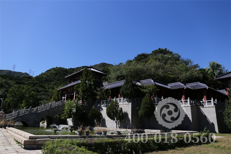 怀思堂墓地环境