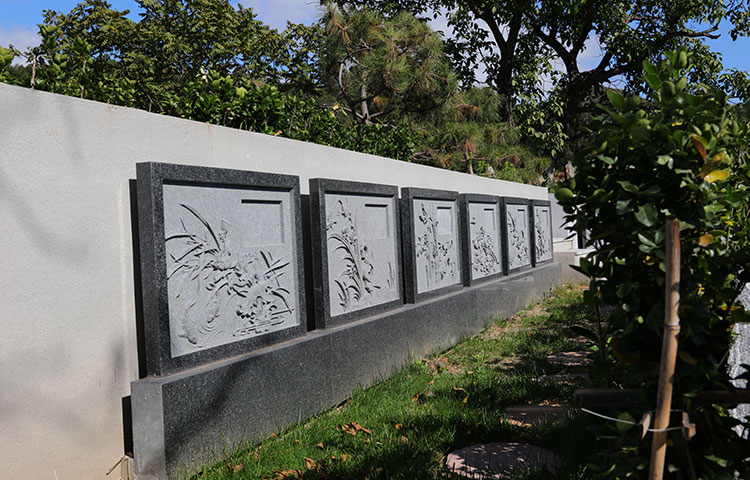 长城华人怀思堂壁墓